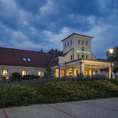 Old Lake Golf Hotel Tata Esterno foto